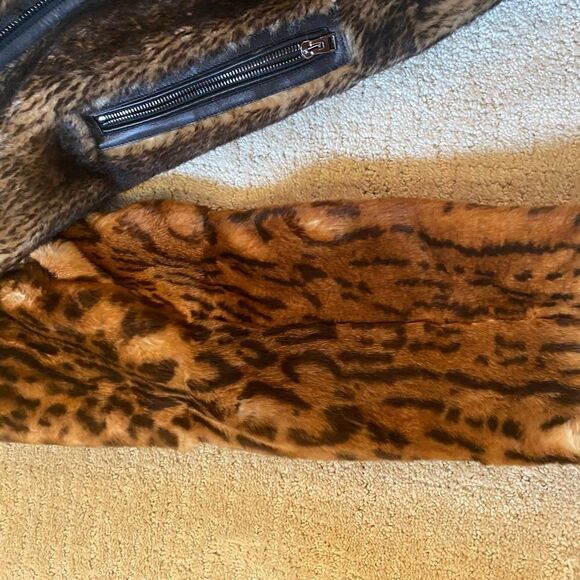 Tom Ford Fur Coat- size 44 - Picture 5 of 10